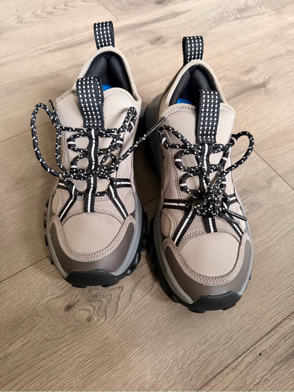 VESSI stormburst low top Women's Trail Sneakers